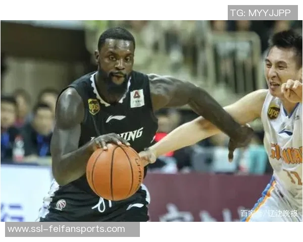 CBA舞王!史蒂芬森训练后大秀机械舞,这波什么水平 CBA舞王!史蒂芬森训练后大秀机械舞,这波什么水平