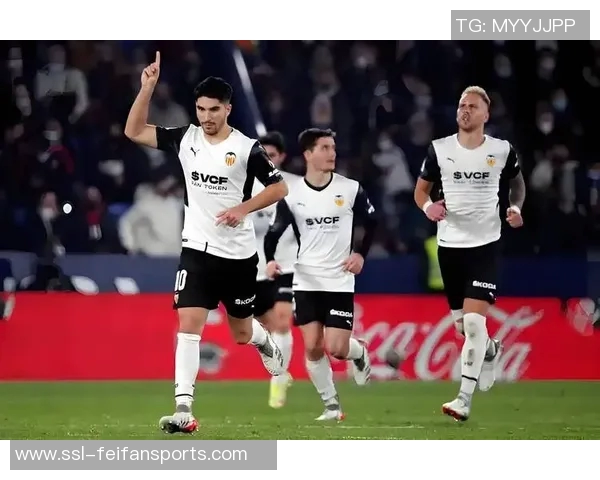 半场战报:阿拉维斯2-0西班牙人,卢卡斯-博耶、德尼斯-苏亚雷斯破门,惊艳全场 半场战报:阿拉维斯2-0西班牙人,卢卡斯-博耶、德尼斯-苏亚雷斯破门,惊艳全场