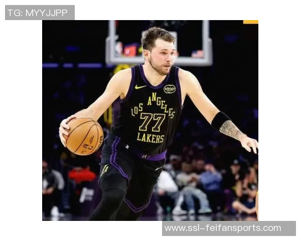 詹姆斯复出惊艳全场，砍下11+12！东契奇37+10，湖人逆转爵士再现经典对决